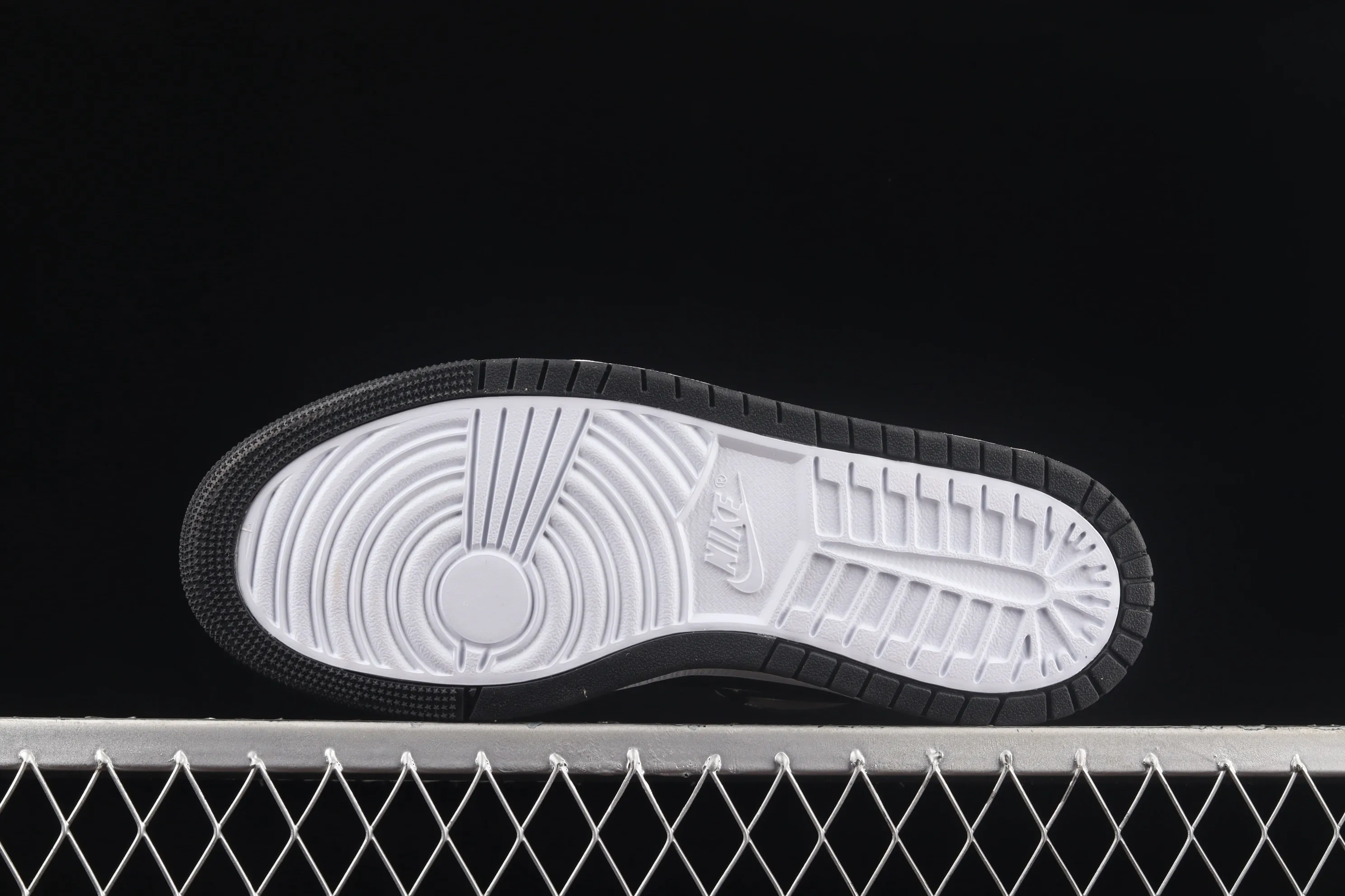 All Categories Air Jordan Jordan Series Basketball Shoes Air Jordan 1 High Air Jordan 1 Zoom CMFT AJ1 Joe 1 Black Gold White Swoosh Basketball Shoes DQ0659-800